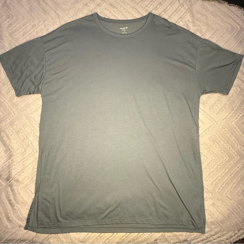 Old Navy Active Gray Loose Fit Basic Tee | S
